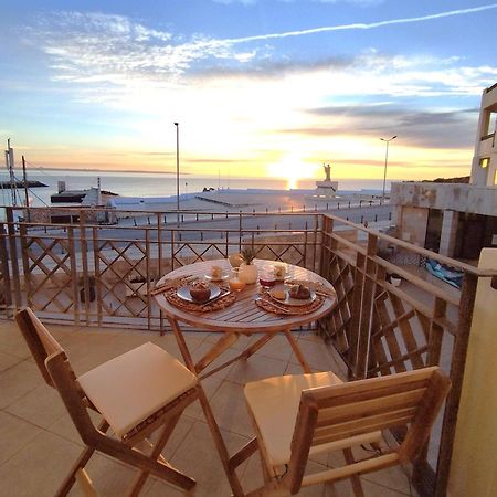Potato Beach Apartment At Beach Front & Sea View Lagos Luaran gambar